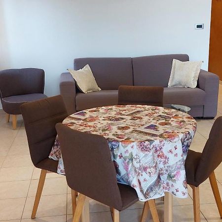 Adriana Apartment مالي لوشينغْ المظهر الخارجي الصورة