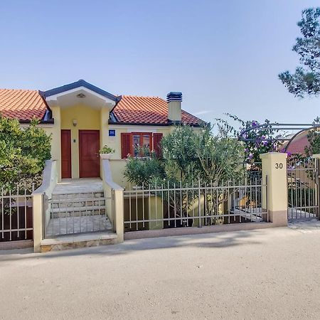 Adriana Apartment مالي لوشينغْ المظهر الخارجي الصورة