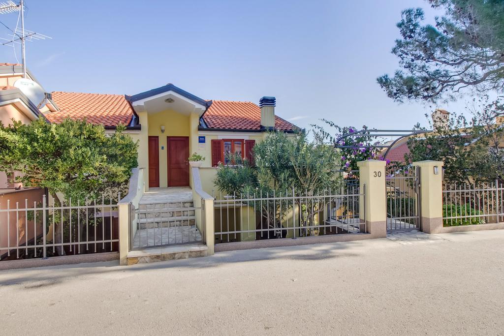Adriana Apartment مالي لوشينغْ المظهر الخارجي الصورة